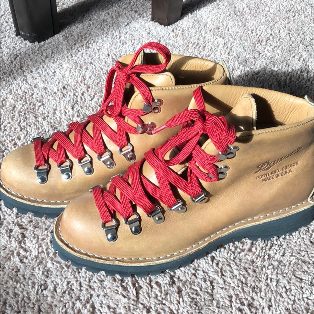 Danner Mountain Light Cascade